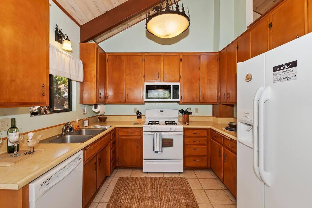 Everwood Serenity Treehouse Ontrail Head/Sledding Villa Big Bear Lake Exterior foto